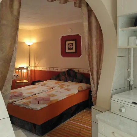 Guest house Orsi Vendeghaz *